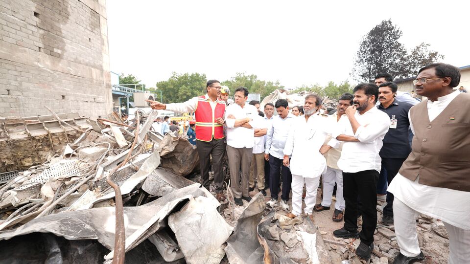 పాశమైలారం ప్రమాద ఘటన : మృతుల కుటుంబాలకు రూ. కోటి నష్ట పరిహారం ఇప్పిస్తాం – సీఎం రేవంత్ రెడ్డి